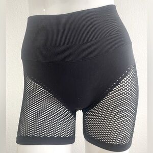 Alo Seamless High-Waist Open Air Short size small